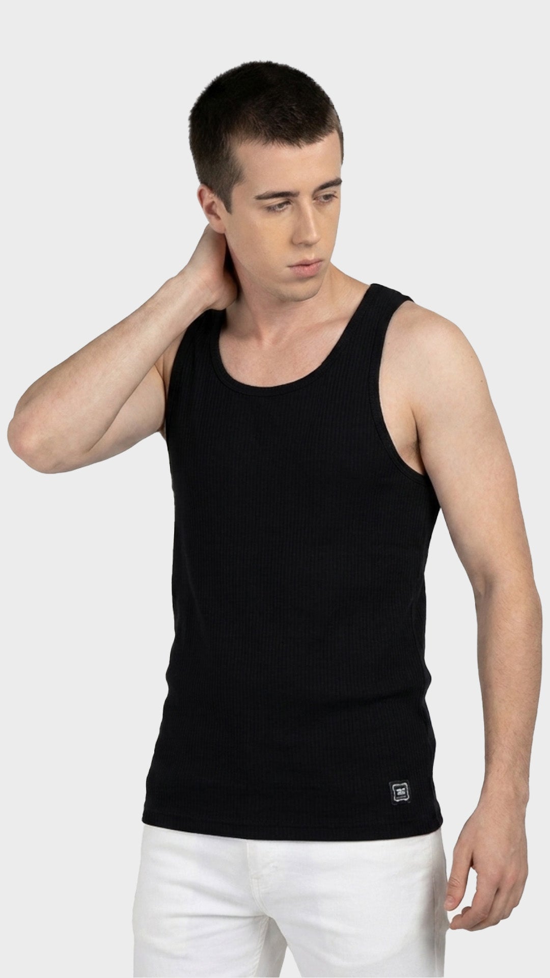 Three-quarter view of a men's black sleeveless vest in parker fabric.